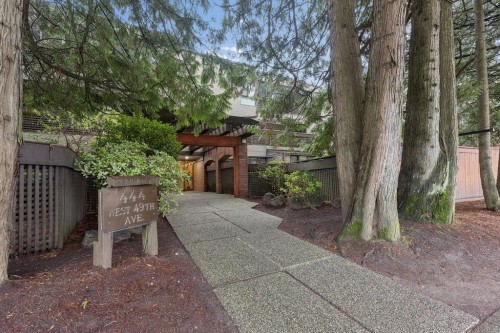 211-444 49th Avenue W Vancouver, BC V5Y 3V4