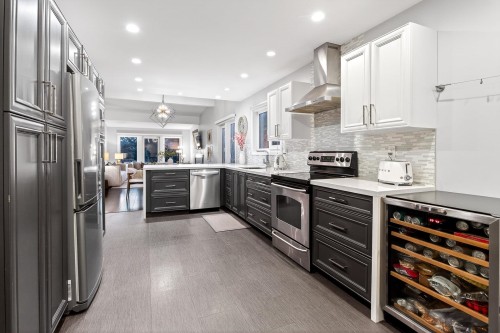 1614 Lynn Valley Road, North Vancouver, BC 