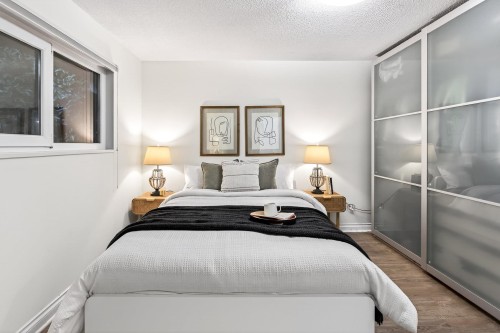 1614 Lynn Valley Road, North Vancouver, BC 