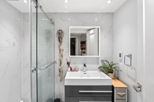 1614 Lynn Valley Road, North Vancouver, BC 