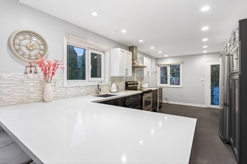 1614 Lynn Valley Road, North Vancouver, BC 