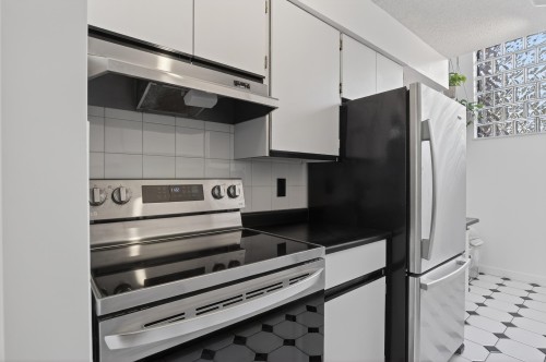 526 Cardiff Way, Port Moody, BC 