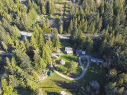 1106 A & B Gladwin Trail Road  Roberts Creek, BC V0N 2W4