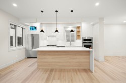 4-3881 Hurst Street  Burnaby, BC V5J 1M4