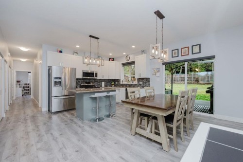 6214 Sitka Road  Sechelt, BC V7Z 0L3