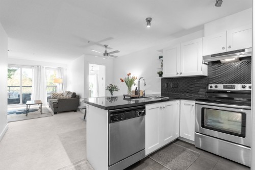 206-4550 Fraser Street  Vancouver, BC V5V 4G8