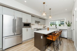 202-80 Elgin Street  Port Moody, BC V3H 0M6