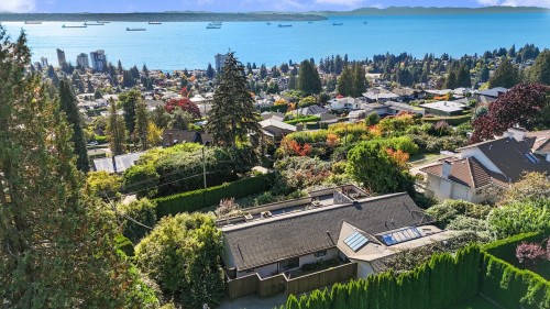 2237 Palmerston Avenue, West Vancouver, BC 
