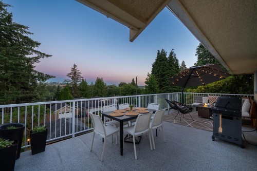1231 Cloverley Street, North Vancouver, BC 