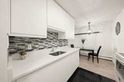 203-131 4th Street W North Vancouver, BC V7M 3C8