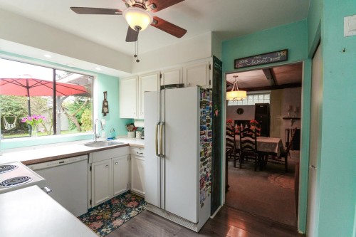 1733 Ross Road, North Vancouver, BC 