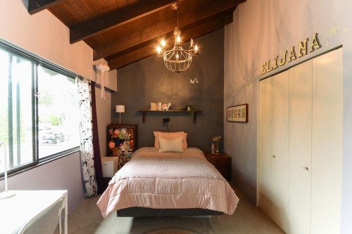 1733 Ross Road, North Vancouver, BC 