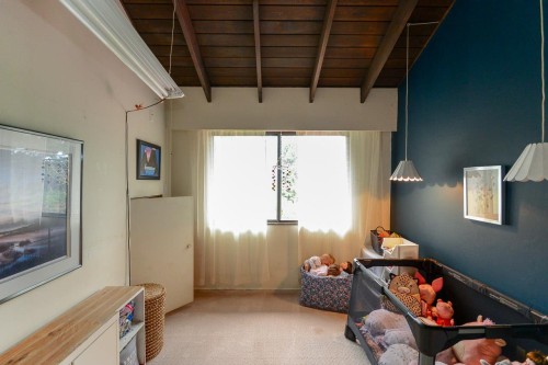 1733 Ross Road, North Vancouver, BC 