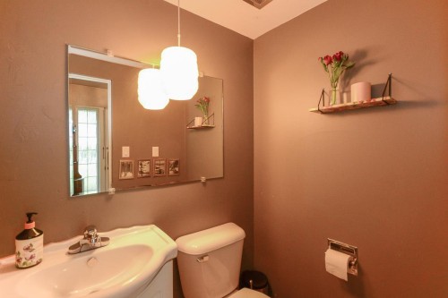 1733 Ross Road, North Vancouver, BC 