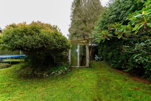 1733 Ross Road, North Vancouver, BC 
