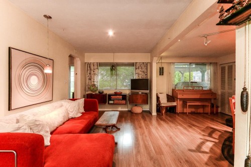 1733 Ross Road, North Vancouver, BC 