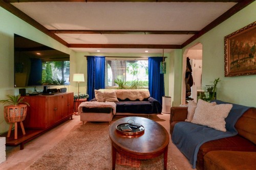 1733 Ross Road, North Vancouver, BC 