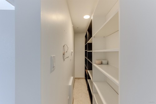 506-6611 Cooney Road, Richmond, BC 