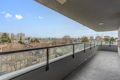 506-6611 Cooney Road, Richmond, BC 