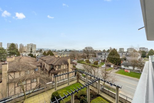 506-6611 Cooney Road, Richmond, BC 