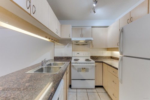 506-6611 Cooney Road, Richmond, BC 