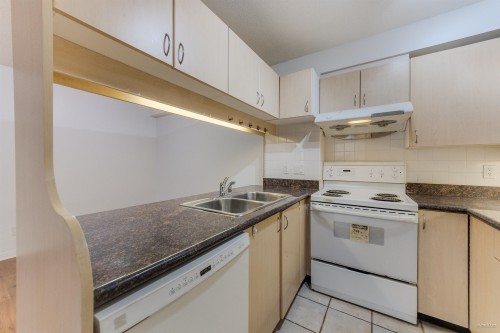 506-6611 Cooney Road, Richmond, BC 