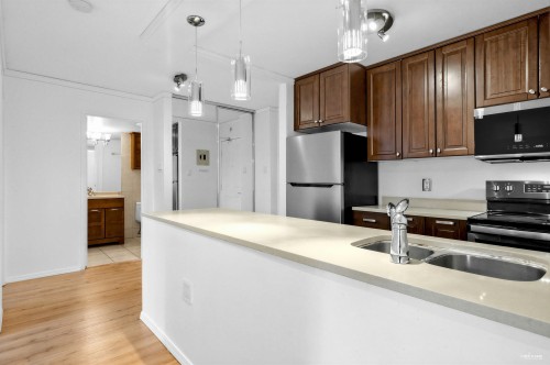 707-2008 Fullerton Avenue  North Vancouver, BC V7P 3G7