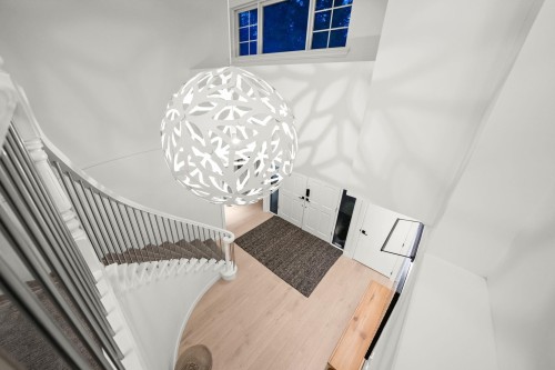 1261 Eldon Road, North Vancouver, BC 