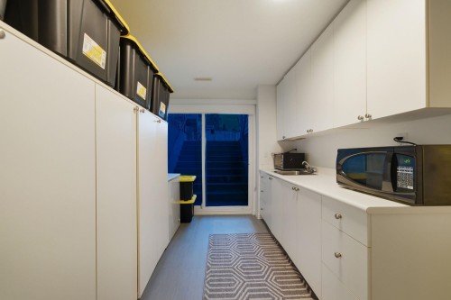 1261 Eldon Road, North Vancouver, BC 