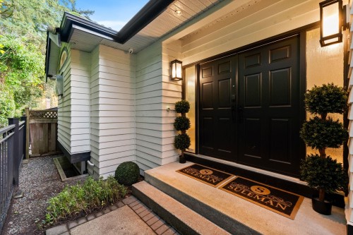 1261 Eldon Road, North Vancouver, BC 