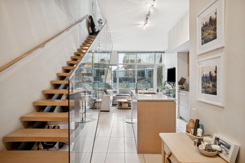 205-522 8Th Avenue, Vancouver, BC 