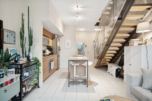 205-522 8Th Avenue, Vancouver, BC 