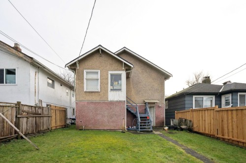 2541 Dundas Street, Vancouver, BC 