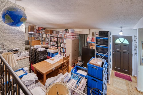 1124 Luxton Square, Coquitlam, BC 