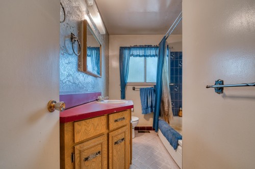 1124 Luxton Square, Coquitlam, BC 