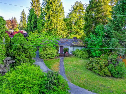 1124 Luxton Square, Coquitlam, BC 