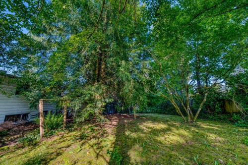 1124 Luxton Square, Coquitlam, BC 