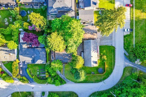 1124 Luxton Square, Coquitlam, BC 