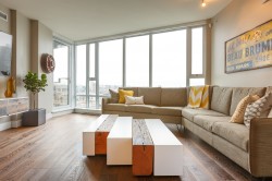 2503-8 Smithe Mews  Vancouver, BC V6B 0A5