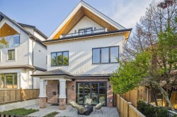 #1-2244 11th Avenue E Vancouver, BC V5N 1Z6