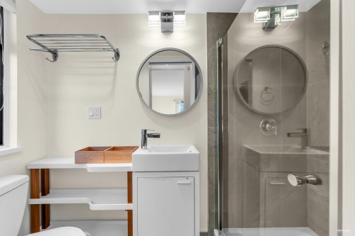 1031 Scantlings, Vancouver, BC 