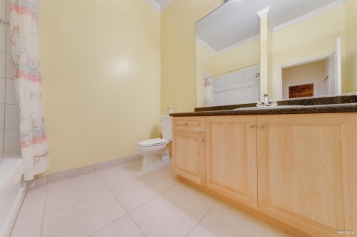 4989 Chalet Place, North Vancouver, BC 