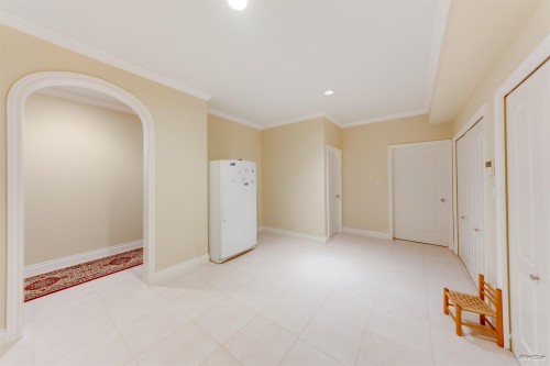 4989 Chalet Place, North Vancouver, BC 