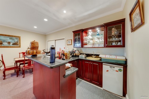 4989 Chalet Place, North Vancouver, BC 