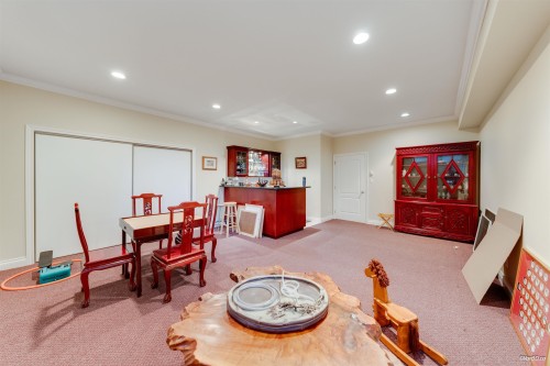 4989 Chalet Place, North Vancouver, BC 