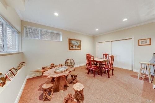 4989 Chalet Place, North Vancouver, BC 