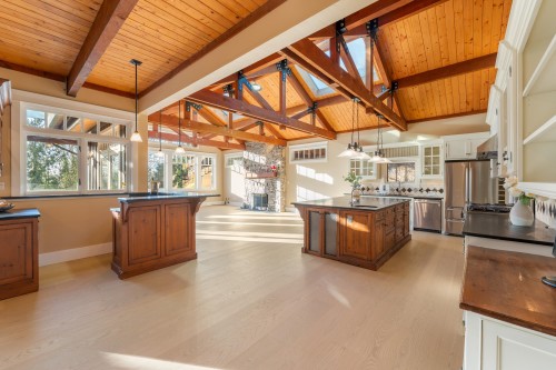 366 Keith Road, West Vancouver, BC 