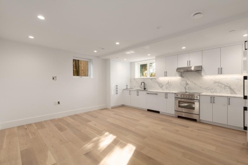 853 19Th Avenue E, Vancouver, BC 