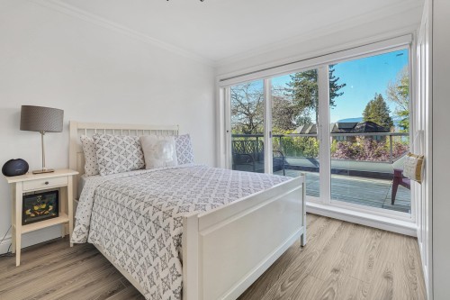 4218 10Th Avenue W, Vancouver, BC 