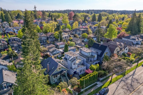 4218 10Th Avenue W, Vancouver, BC 